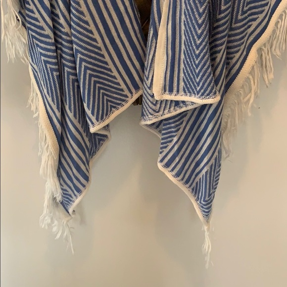 Fringe vest - Picture 3 of 4